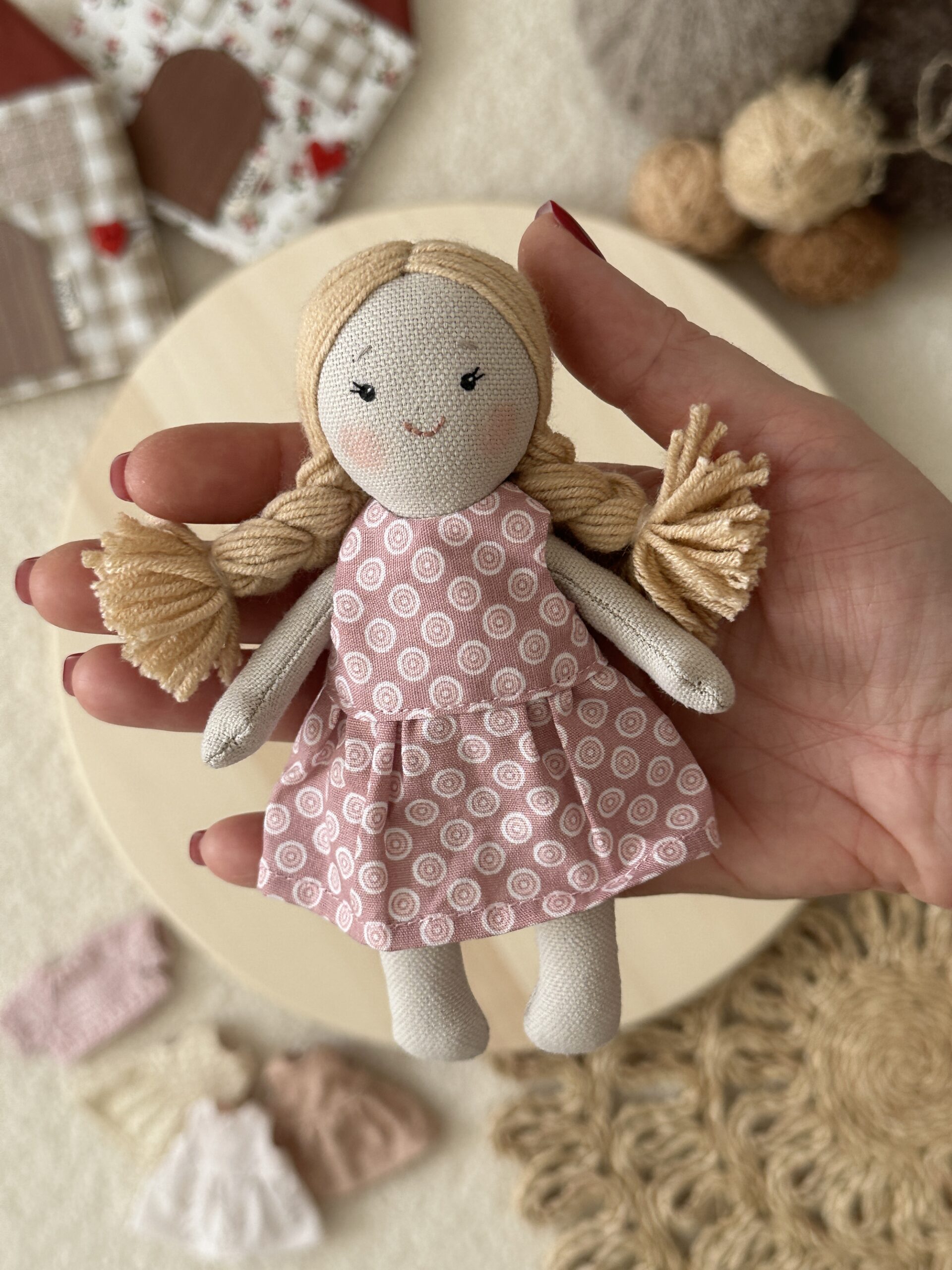 Baba - szőke egyenes hajú