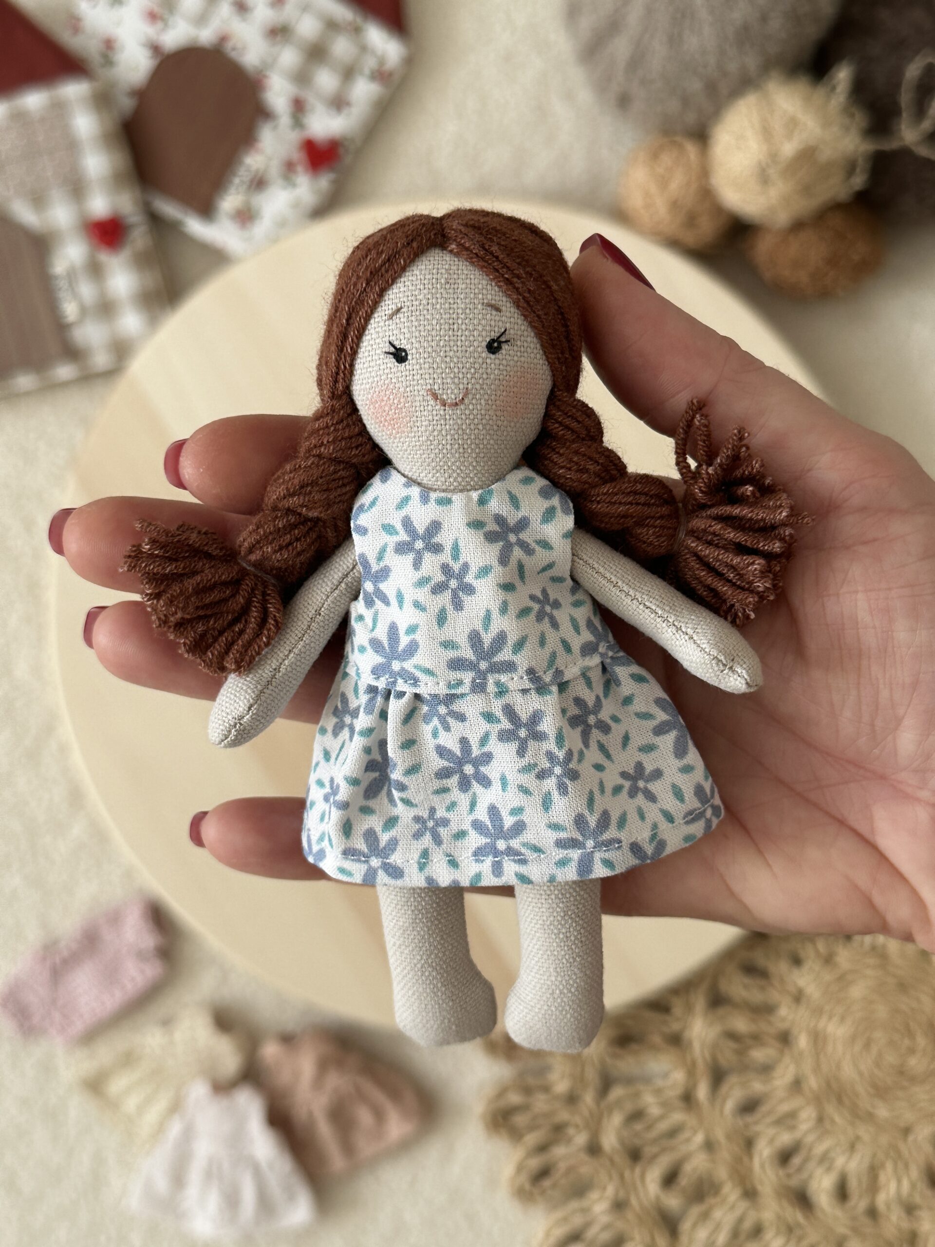 Baba - barna egyenes hajú