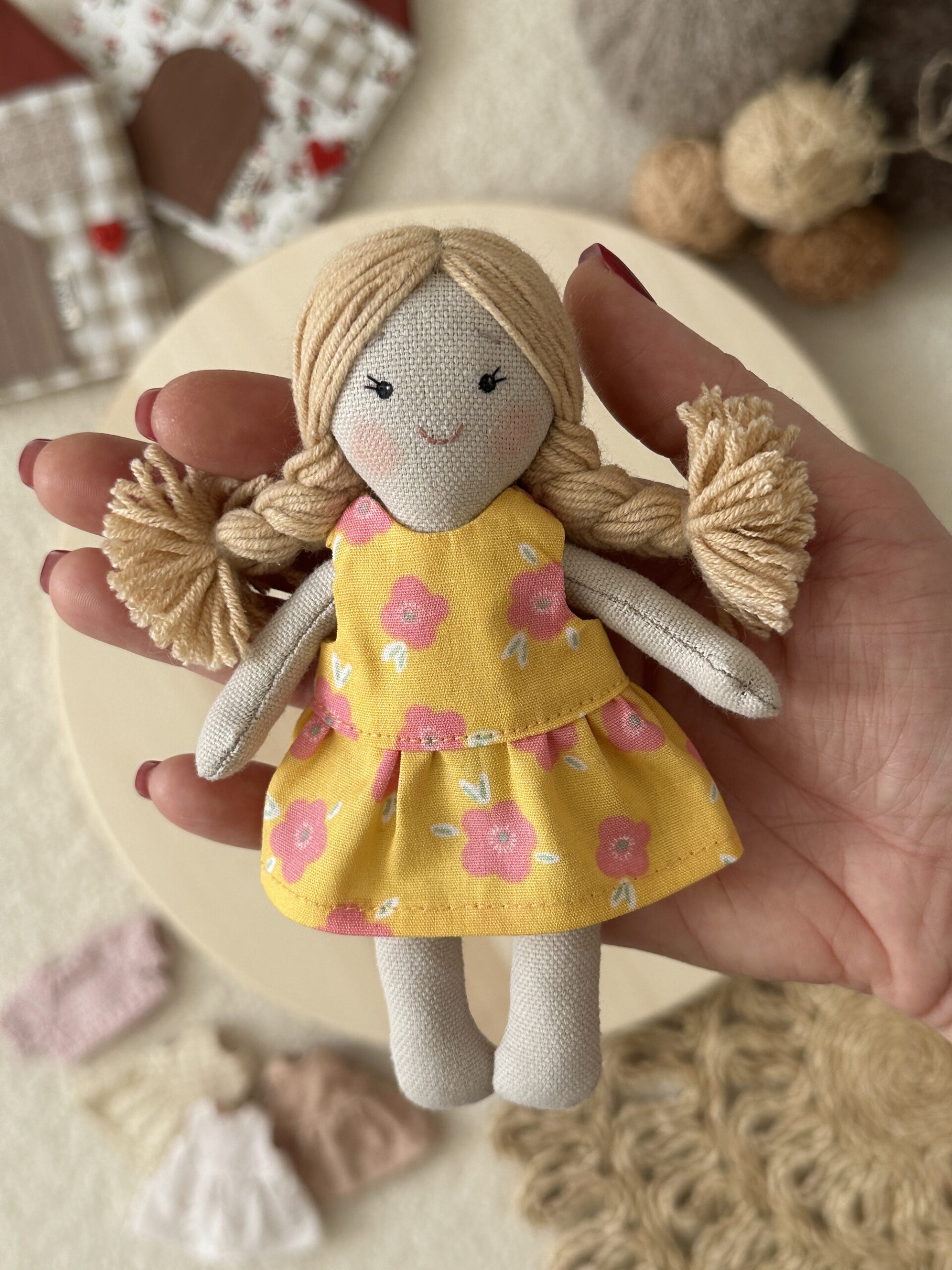 Baba - szőke egyenes hajú