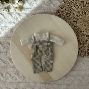 Kantáros nadrág pulcsival