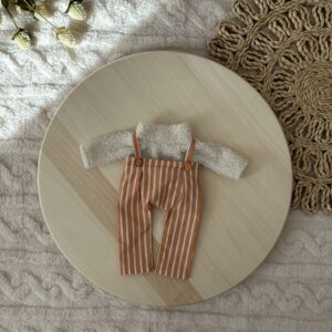 Kantáros nadrág pulcsival