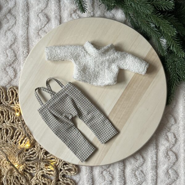 Kantáros nadrág pulcsival